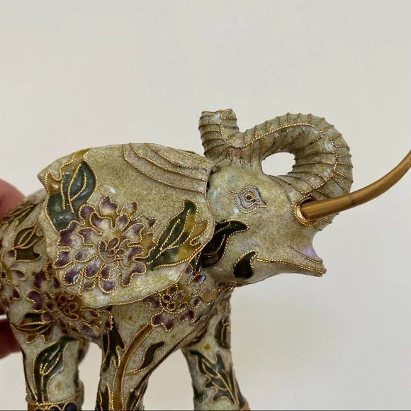 Elegant Elephant Statue with Trunk Facing Upwards - Picture 8 of 8